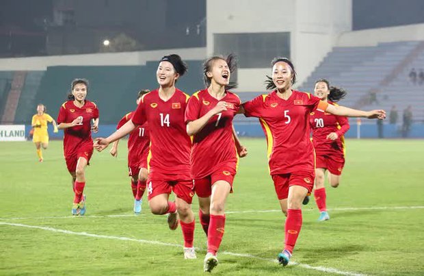 Ngất ngây trước vẻ đẹp của mỹ nhân làng bóng đá, đội trưởng U20 nữ Việt Nam: Quyết liệt trên sân cỏ, nóng bỏng ở đời thường